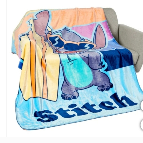 Disney Other - Character Youth Throw, new, Stitch, Oversize